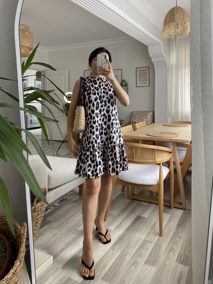 Women's Sleeveless Back-Tie Ruffle Leopard Print Supreme Dress