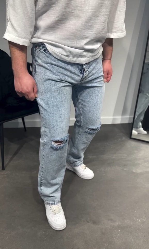 Men's Snow Wash Baggy Jeans with Knee Rips