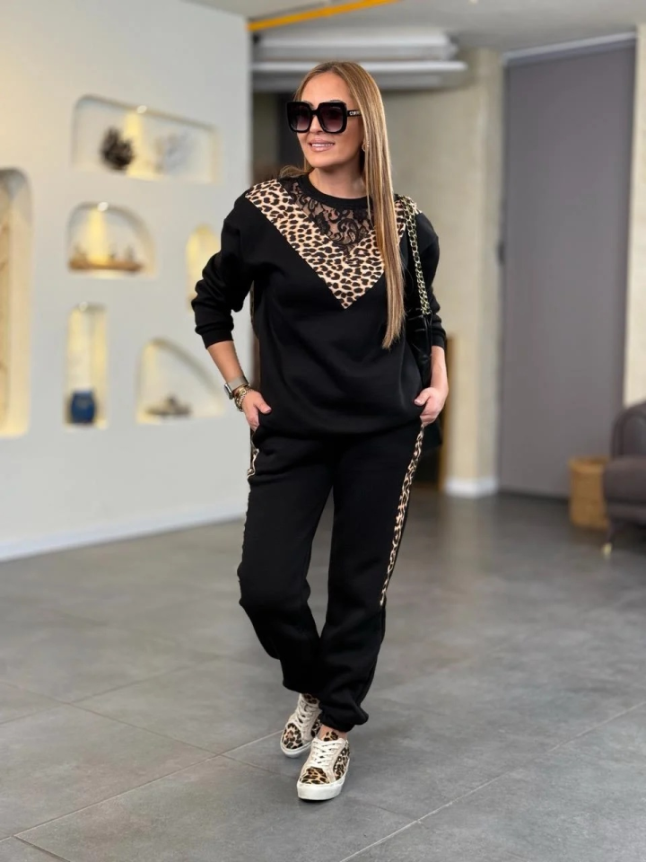 Women's Three-Thread Fabric Leopard Print Lace Detail Two-Piece Set