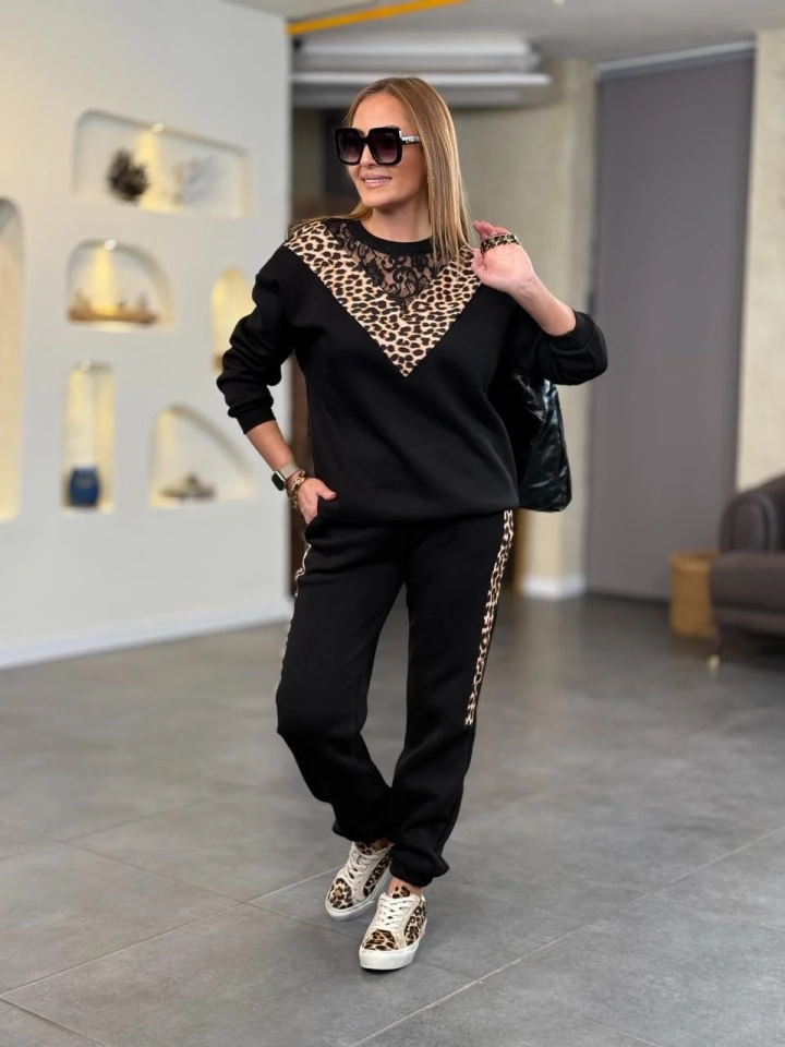 Women's Three-Thread Fabric Leopard Print Lace Detail Two-Piece Set