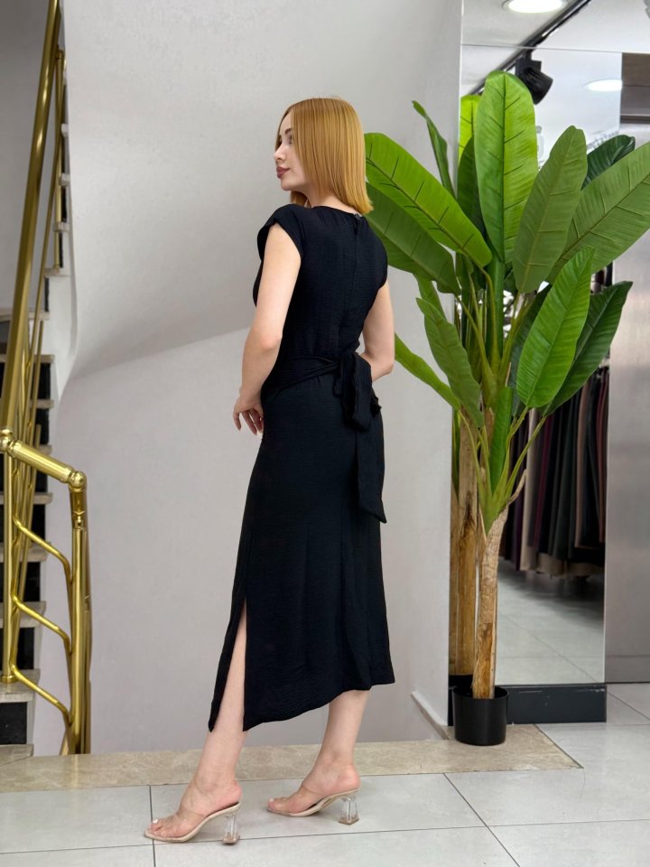 Women's Short Sleeve Round Neck Belted Front Slit Aerobin Dress
