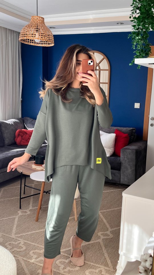 Women's Two-Thread Viscose Cotton Fabric Double Set with Emblem Detail