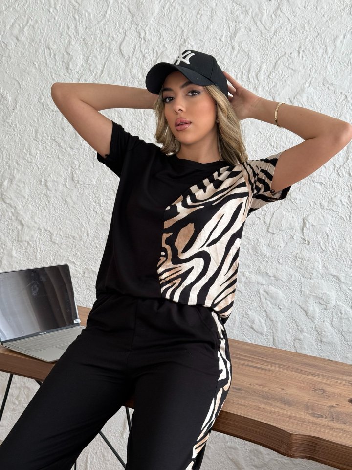 Women's Crew Neck Short Sleeve Leopard Print Blouse and Pants Two-Piece Set