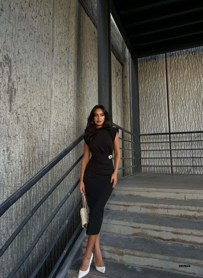 Women's Crew Neck Padded Brooch Detail Short Sleeve Midi Dress