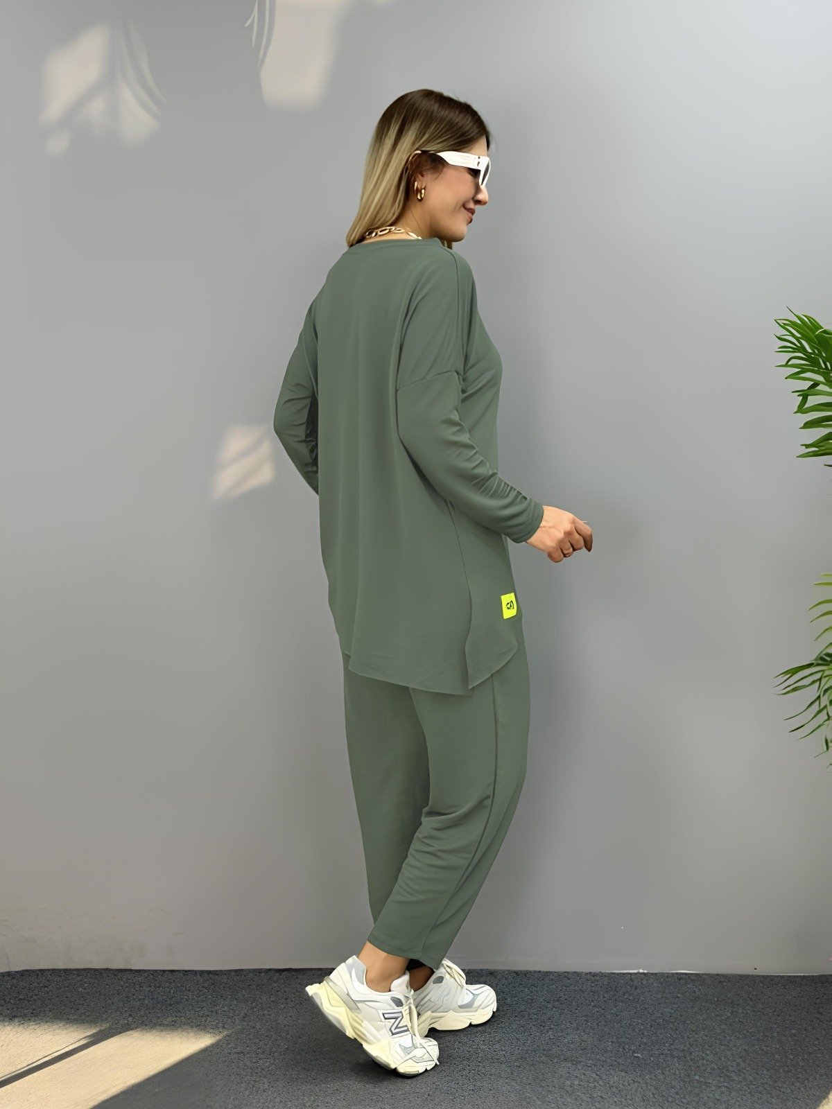 Women's Two-Thread Viscose Cotton Fabric Double Set with Emblem Detail