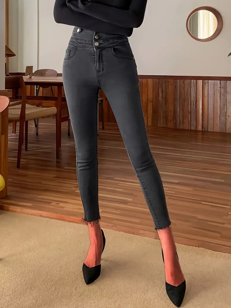 Women's High Waisted Button-Front Pocketed Slim Fit Detailed Denim Jeans