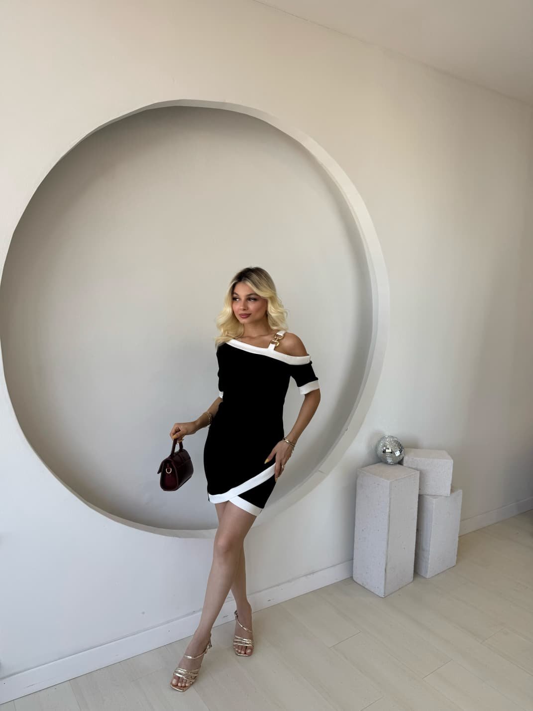 Women's Short Sleeve Asymmetric Cut Neckline, Strip, and Accessory Detailed Modal Dress