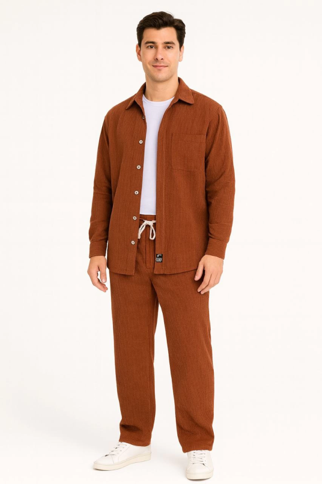 Erkek Kadife Oversize Takım – Gömlek Ve Pantolon İkili Set Füme Corduroy Şıklığı, Rahat Ve Zarif Duruş Yumuşak Dokulu Kadife Kumaş, Düğmeli Gömlek Üst Ve Lastikli Pantolon Alt Parça Ile Gün Boyu Konfor- Kiremit
