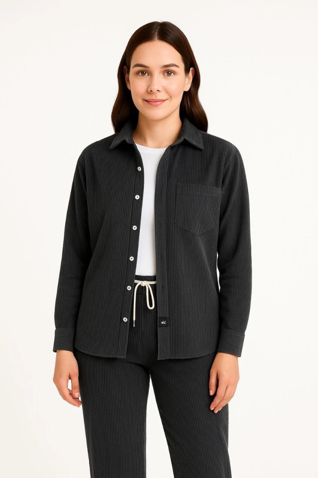 Kadife Oversize Takım – Gömlek Ve Pantolon İkili Set Füme Corduroy Şıklığı, Rahat Ve Zarif Duruş Yumuşak Dokulu Kadife Kumaş, Düğmeli Gömlek Üst Ve Lastikli Pantolon Alt Parça Ile Gün Boyu Konfor- Siyah
