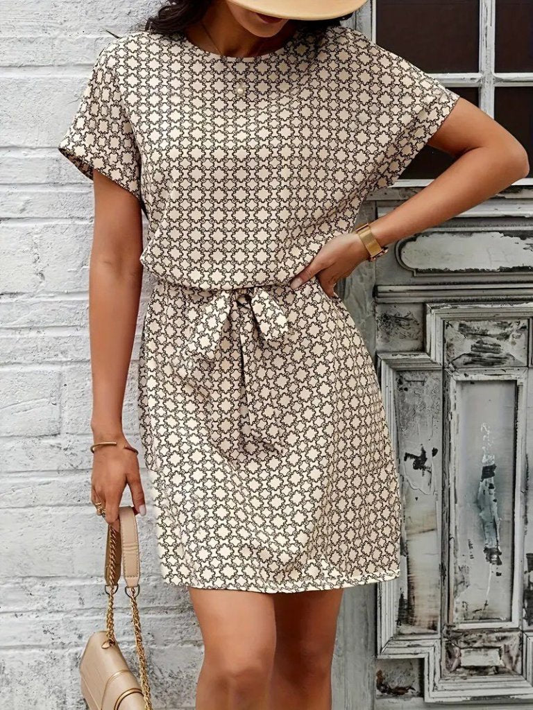 Women's Short Sleeve Round Neck Belted Geometric Pattern Suprem Dress