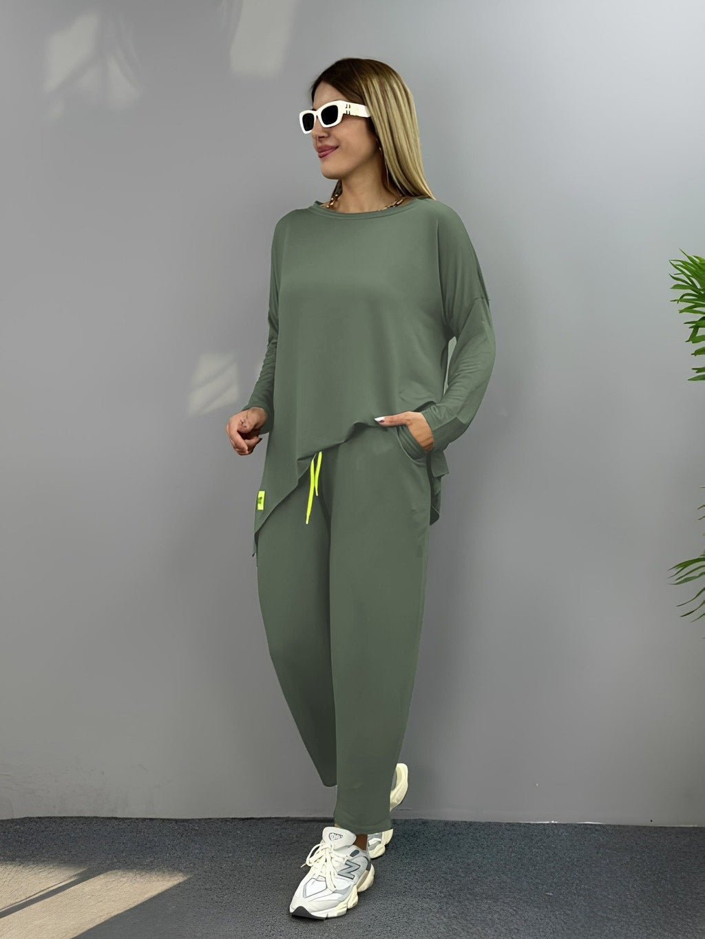 Women's Two-Thread Viscose Cotton Fabric Double Set with Emblem Detail