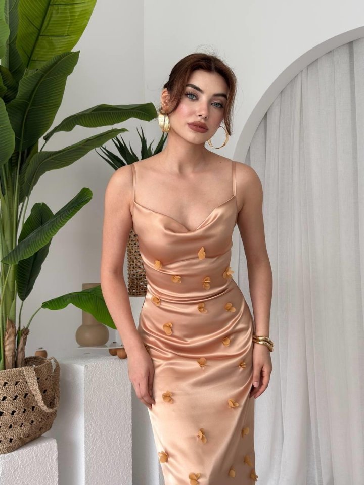 Dora Çiçek Detaylı Elbise